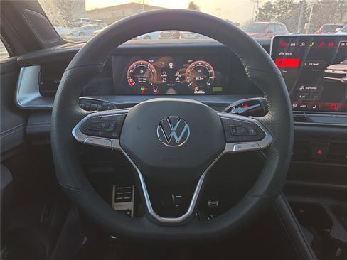 New 2026 Volkswagen Tiguan SE R-Line image 14