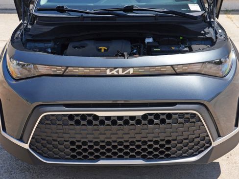 Used 2023 Kia Soul LX w/ LX Technology Package FWD image 7