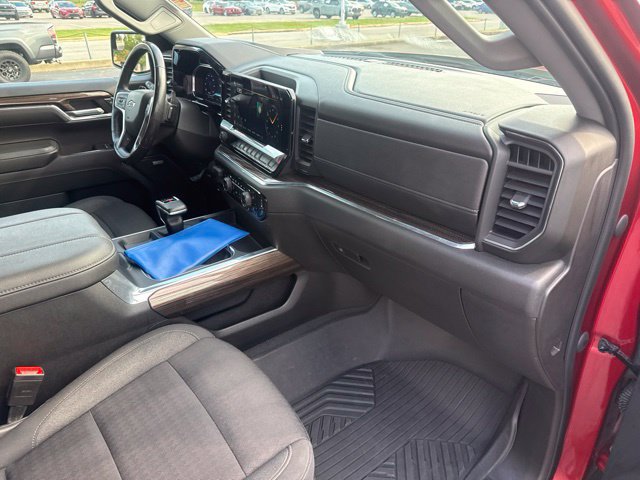 Used 2023 Chevrolet Silverado 1500 RST AWD/4WD image 15