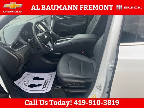 Used 2024 Buick Enclave Essence w/ Sport Touring Edition FWD image 9