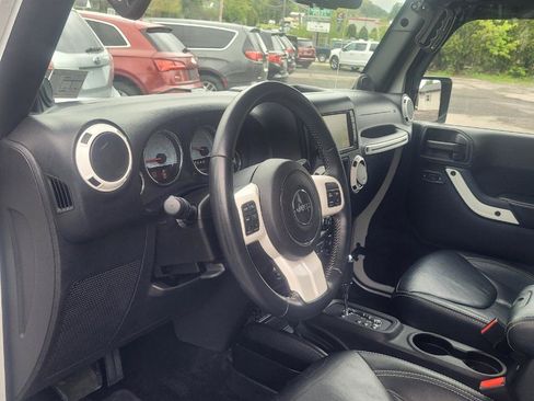 Used 2014 Jeep Wrangler Sahara AWD/4WD image 13