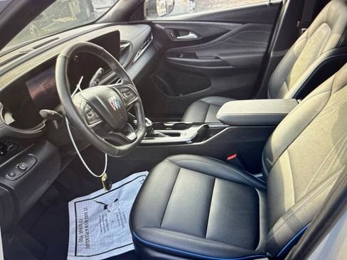 Used 2025 Buick Envista Sport Touring w/ Convenience I Package FWD image 6