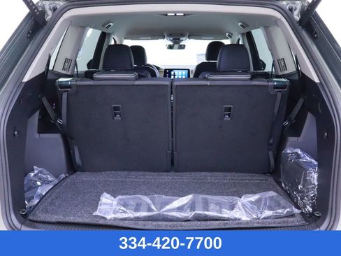 Certified 2025 Volkswagen Atlas SE w/ Black Wheel Package image 27