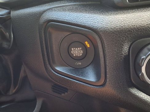 Used 2025 Jeep Gladiator Sport AWD/4WD image 13