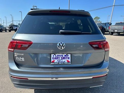 Used 2020 Volkswagen Tiguan SE w/ Panoramic Sunroof Package image 7