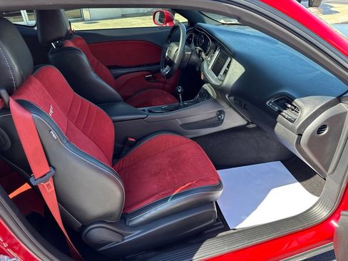 Used 2016 Dodge Challenger SRT Hellcat RWD image 12