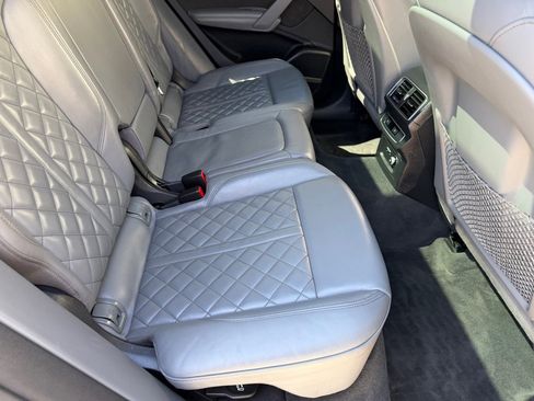 Used 2019 Audi SQ5 Premium Plus w/ Premium Plus Package AWD/4WD image 22