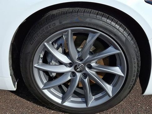 Used 2024 Alfa Romeo Giulia Ti AWD/4WD image 8