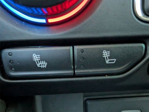 Used 2021 Chevrolet Tahoe Z71 image 19