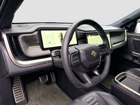 Used 2023 Rivian R1T Adventure image 9