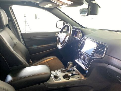 Used 2022 Jeep Grand Cherokee Laredo X image 15