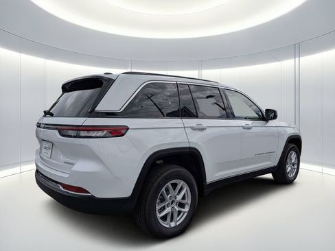 New 2026 Jeep Grand Cherokee Laredo X RWD image 4