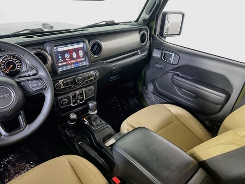 Used 2023 Jeep Gladiator Sport AWD/4WD image 23
