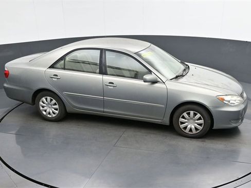 Used 2005 Toyota Camry LE image 19