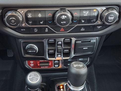 New 2026 Jeep Wrangler Unlimited Rubicon AWD/4WD image 16