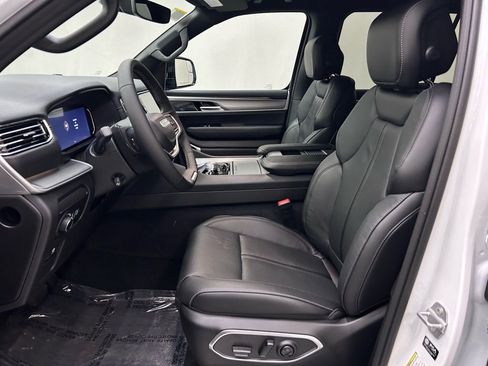 New 2026 Jeep Grand Wagoneer 4WD image 12