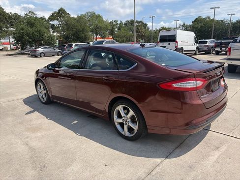 Used 2016 Ford Fusion SE FWD image 5