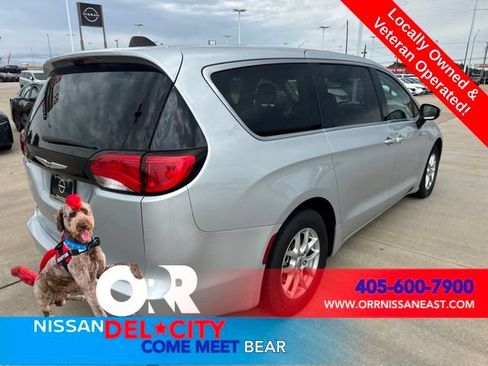 Used 2023 Chrysler Voyager LX FWD image 5