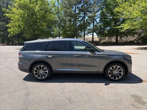 Used 2025 Lincoln Aviator Reserve w/ Luxury Package AWD/4WD image 6
