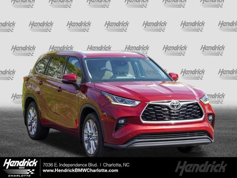 Used 2022 Toyota Highlander Limited image 1