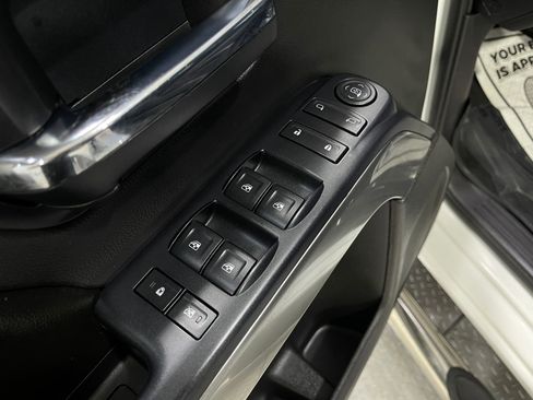 Used 2017 Chevrolet Silverado 1500 LT AWD/4WD image 14