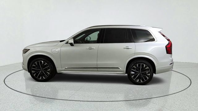 New 2026 Volvo XC90 T8 Plus w/ Protection Package AWD/4WD image 4