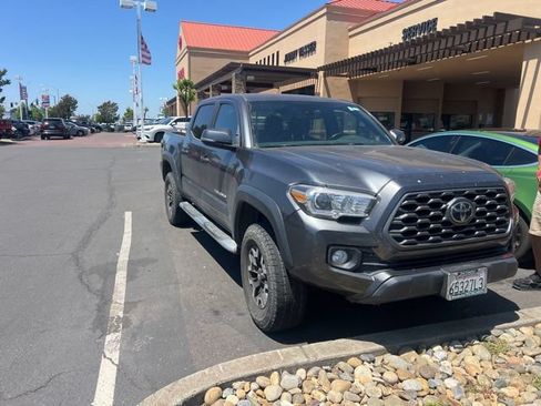 Certified 2022 Toyota Tacoma TRD Off-Road w/ Technology Package AWD/4WD image 8