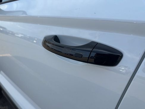 New 2026 Volkswagen Taos SE AWD/4WD image 9