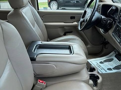 Used 2007 Chevrolet Silverado 2500 LT w/ Heavy-Duty Power Package AWD/4WD image 4