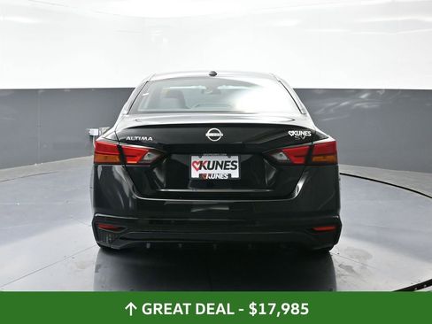 Used 2024 Nissan Altima 2.5 SV image 13