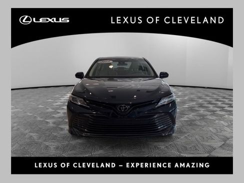 Used 2018 Toyota Camry LE FWD image 1
