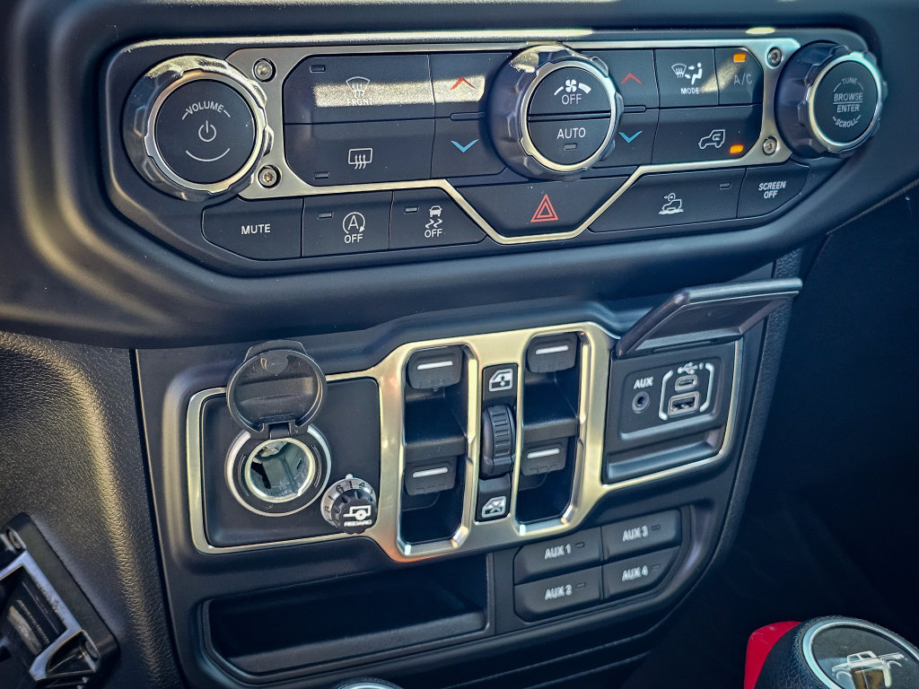 Used 2021 Jeep Gladiator Sport AWD/4WD image 24