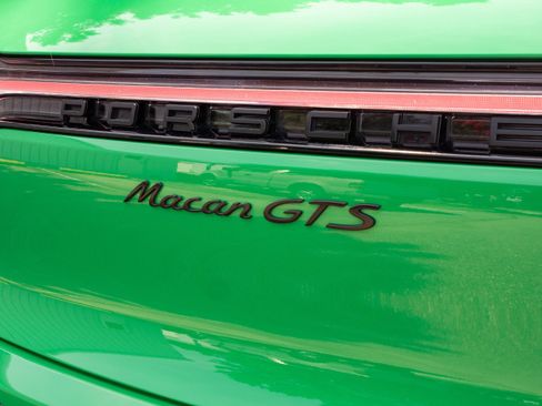 Used 2023 Porsche Macan GTS image 17