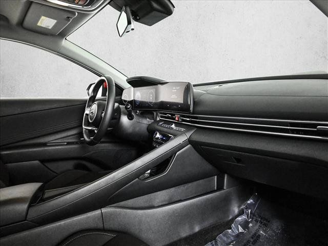 Used 2023 Hyundai Elantra SEL w/ Convenience Package FWD image 22