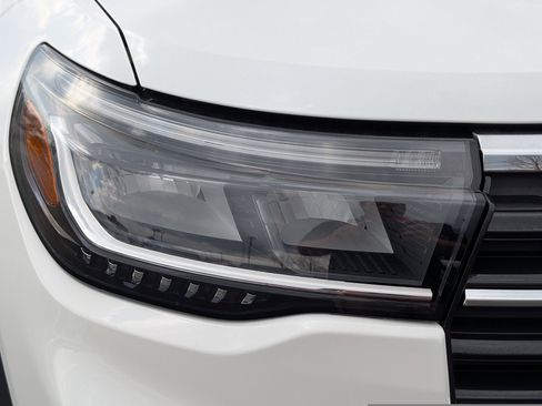 New 2026 Ford Explorer Active w/ Active Comfort Package image 5