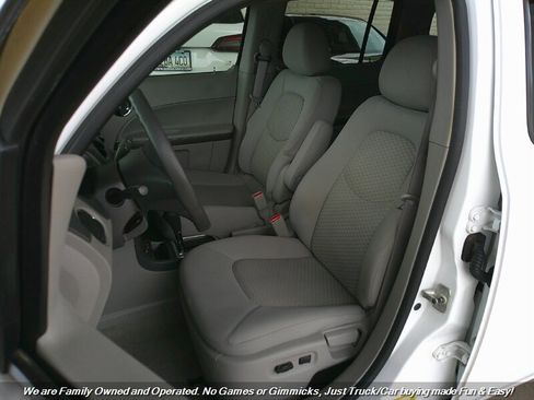 Used 2006 Chevrolet HHR LT image 18