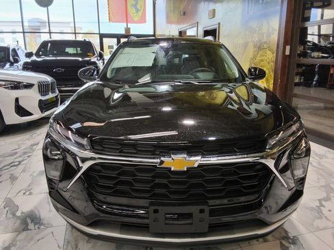 Used 2026 Chevrolet Trax LT w/ Driver Confidence Package FWD image 2