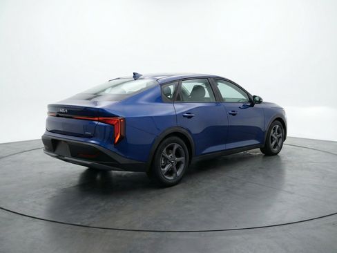 Used 2025 Kia K4 FWD image 9