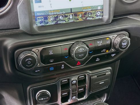 Used 2023 Jeep Wrangler Sahara image 23