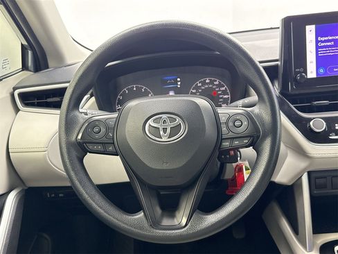 Used 2023 Toyota Corolla Cross L image 20