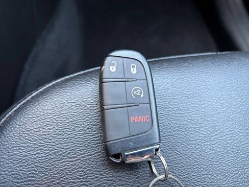Used 2025 Jeep Compass Limited AWD/4WD image 20