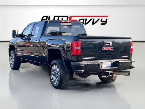 Used 2019 GMC Sierra 2500 Denali w/ Duramax Plus Package AWD/4WD image 5