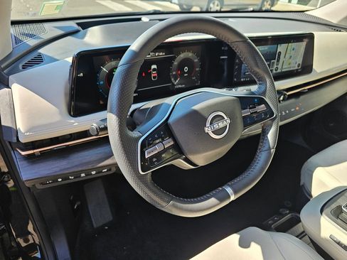 Used 2023 Nissan Ariya FWD image 25