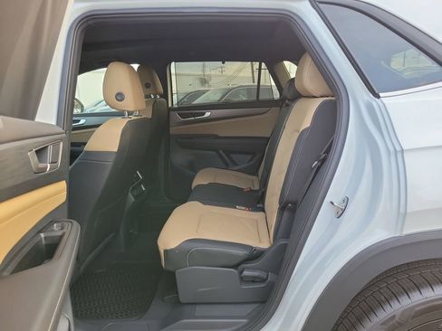 New 2026 Volkswagen Atlas Cross Sport SE FWD image 6