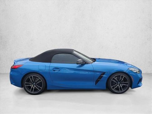 Used 2022 BMW Z4 M40i w/ Premium Package image 4
