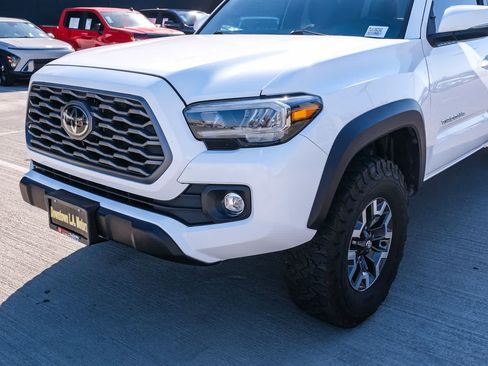 Used 2023 Toyota Tacoma TRD Off-Road AWD/4WD image 11