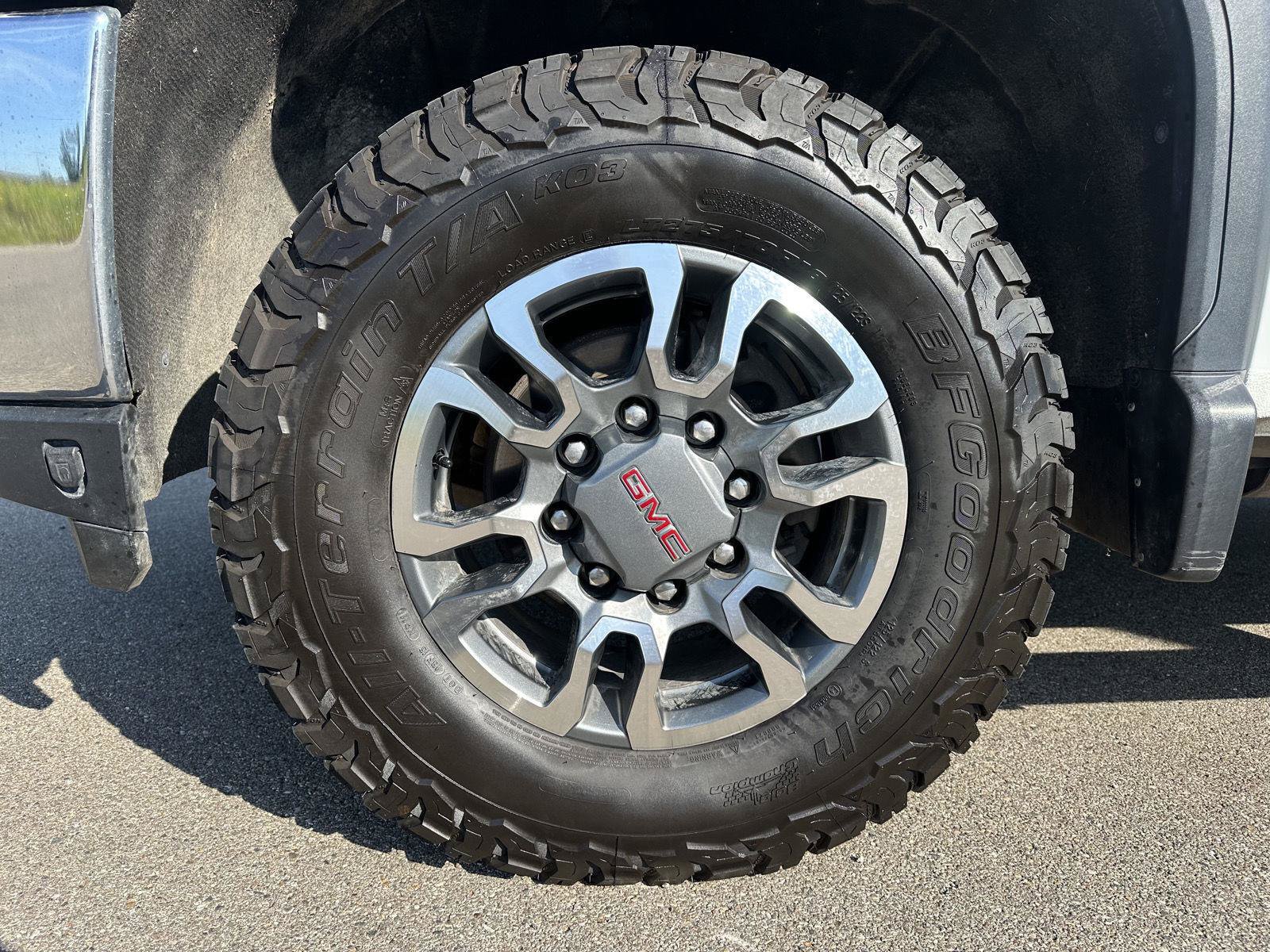 Used 2022 GMC Sierra 2500 SLE w/ SLE Convenience Package AWD/4WD image 9