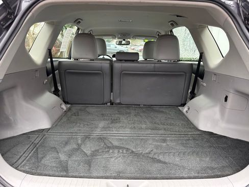 Used 2017 Toyota Prius V Five image 11