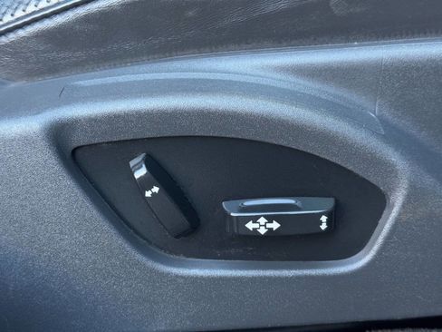 Used 2010 Volvo XC70 3.2 image 34