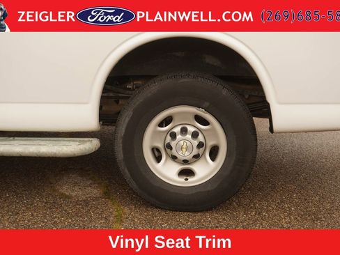 Used 2024 Chevrolet Express 2500 w/ Driver Convenience Package RWD image 9